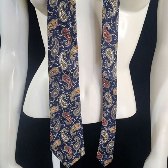 Yves Saint Laurent Silk Blue Paisley Tie - Picture 2 of 4